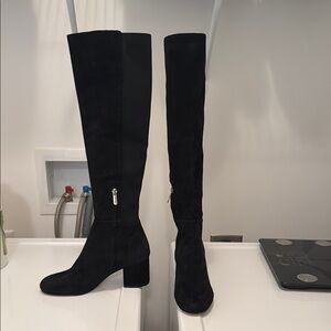 Elegant Black Knee-High Women's Boots
